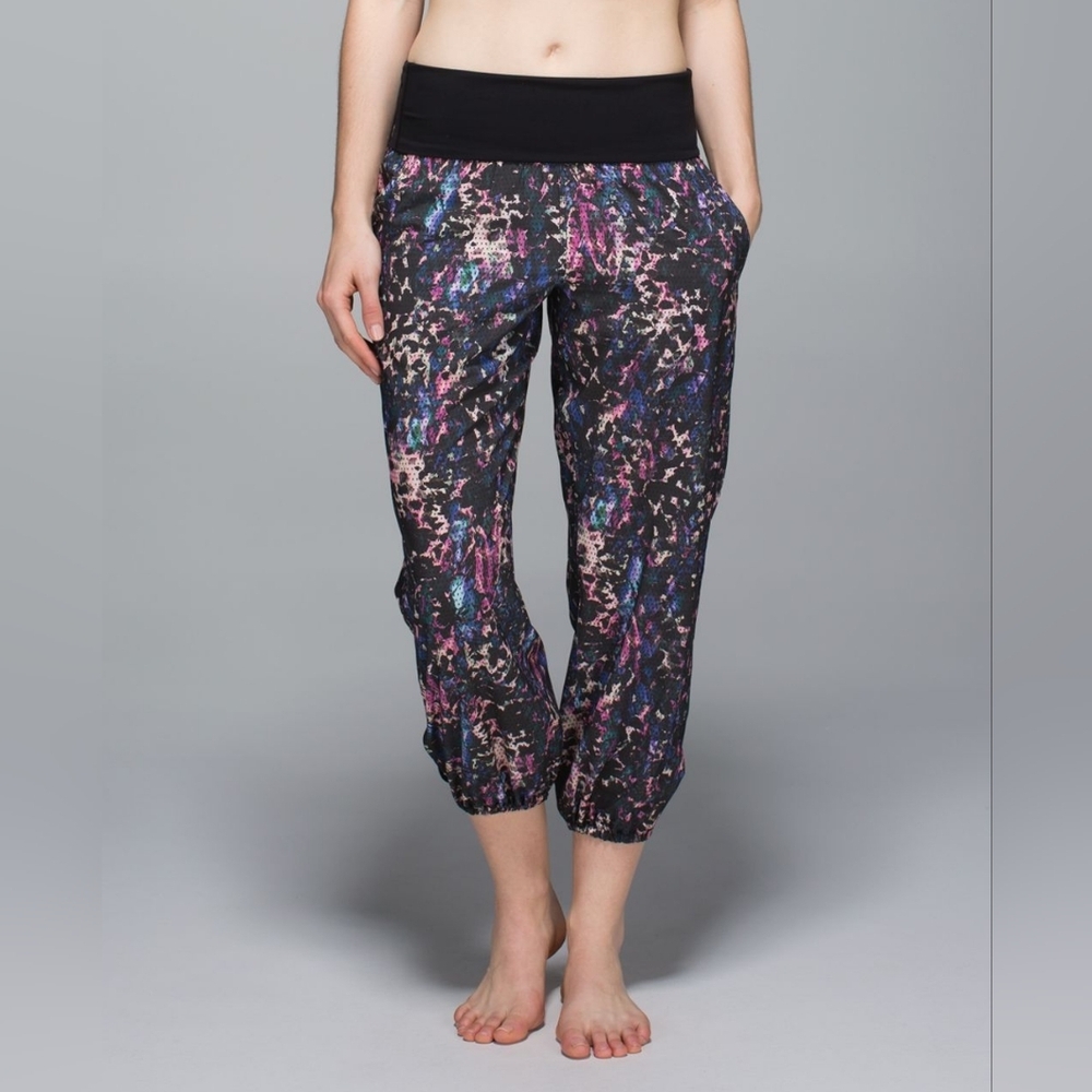 Lululemon Size 6/8 Om Pant